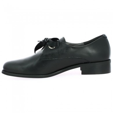 derby black leather woman large size woman laces ribbon, interior view