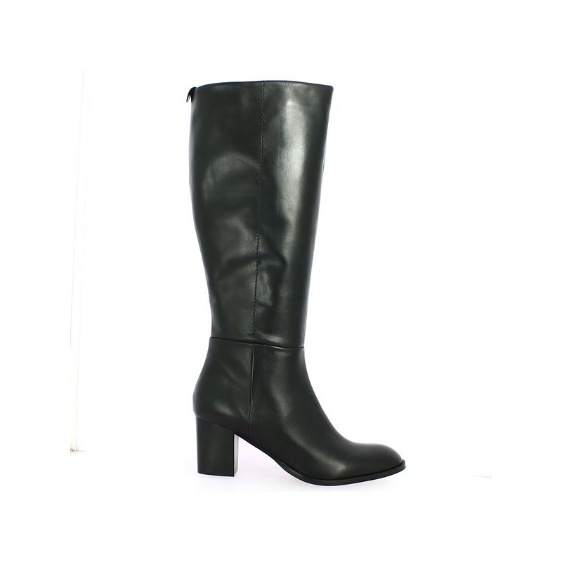 black boot heel 42, 43, 44, 45 profile view