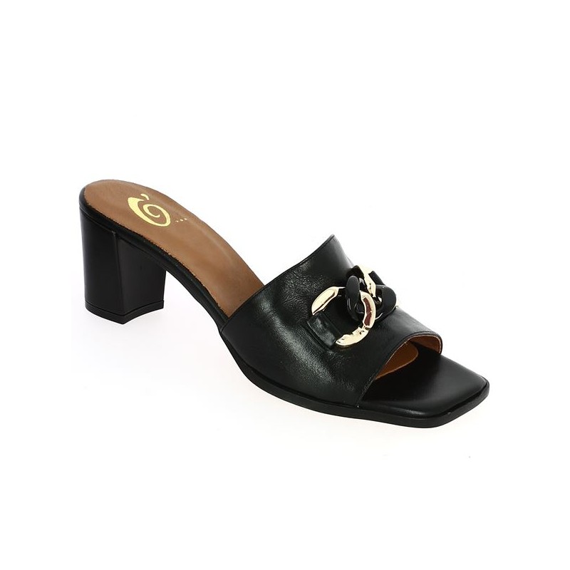 mule heels large size black chain, profile view