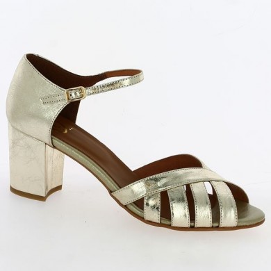 open toe pumps in gold, heel strap large size, profile view