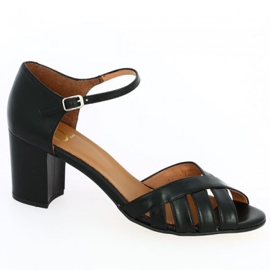 large black sandal pump with counter, profile view