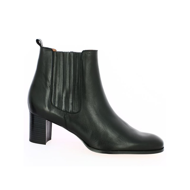 black leather heel boots with elastic side, large size, profile view