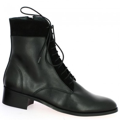 Flat tie cheap up boots