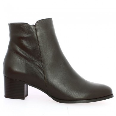 Brown leather ankle boot, removable sole, side view