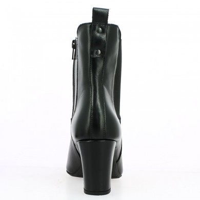 large size women's boots with thick comfortable elasticated heel in black leather, rear view