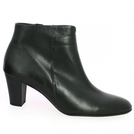 Gabor black leather bootie 7 cm heel Shoesissime, view profile Gabor black leather bootie 7 cm heel Shoesissime, view profile