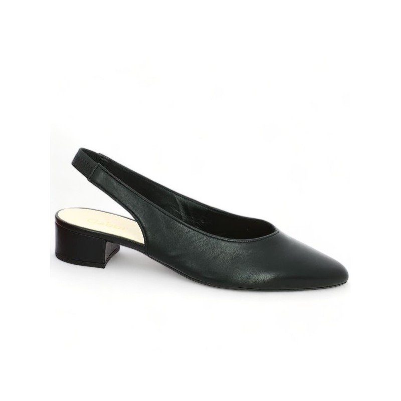 Black pump small heel pointed toe large size Gabor 41.520.27, profile view