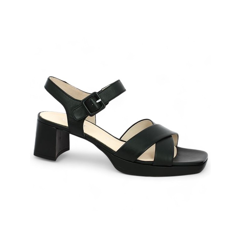 Black platform sandal large size Gabor 42.953.27 Shoesissime, profile view