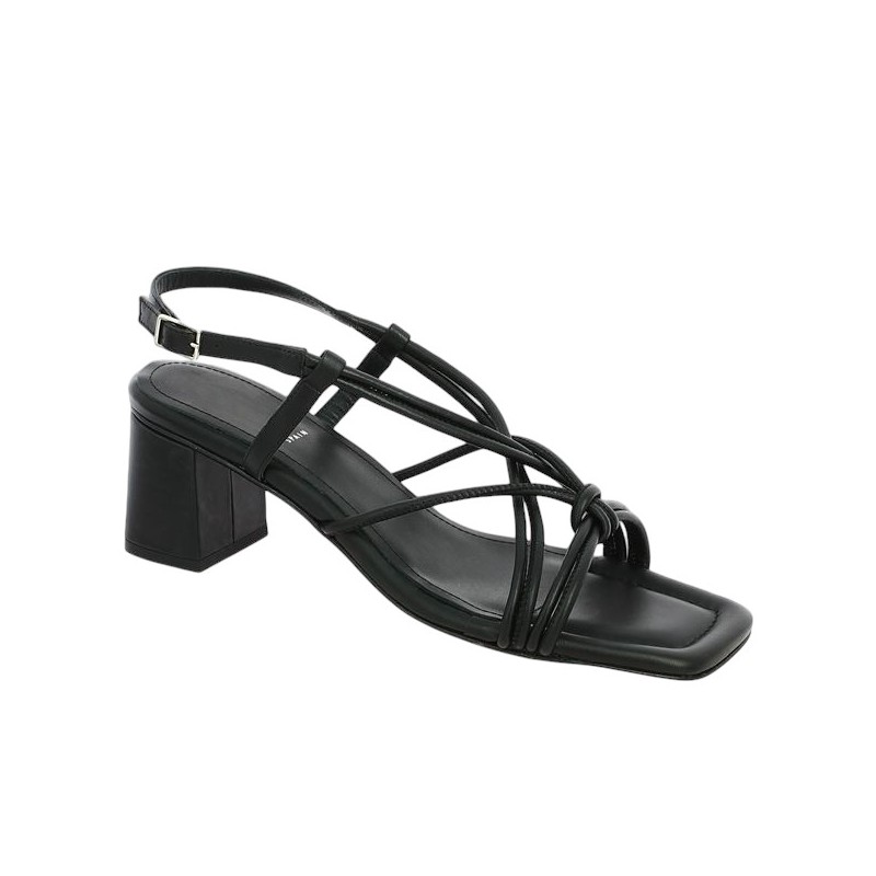 black leather sandal fine links 42, 43, 44, 45 Shoesissime woman, profile view