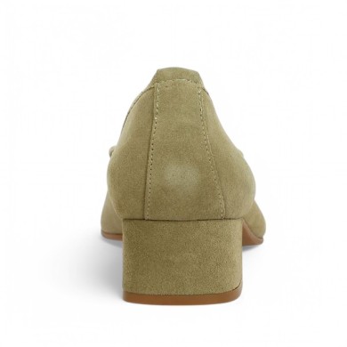 chaussure grande pointure petit talon velours beige Shoesissime, vue arrière