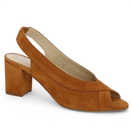 Discover "Louise", an elegant and comfortable sandal pump in camel suede leather. Available in large sizes (42-45) on Discover "Louise", an elegant and comfortable sandal pump in camel suede leather. Available in large sizes (42-45) on