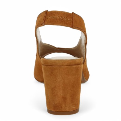 Discover "Louise", an elegant and comfortable sandal pump in camel suede leather. Available in large sizes (42-45) on