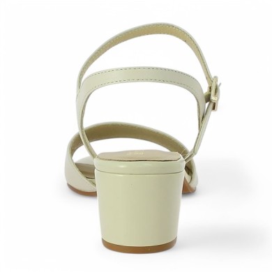 nu-pieds cérémonie grande pointure femme cuir blanc cassé Shoesissime, vue arrière