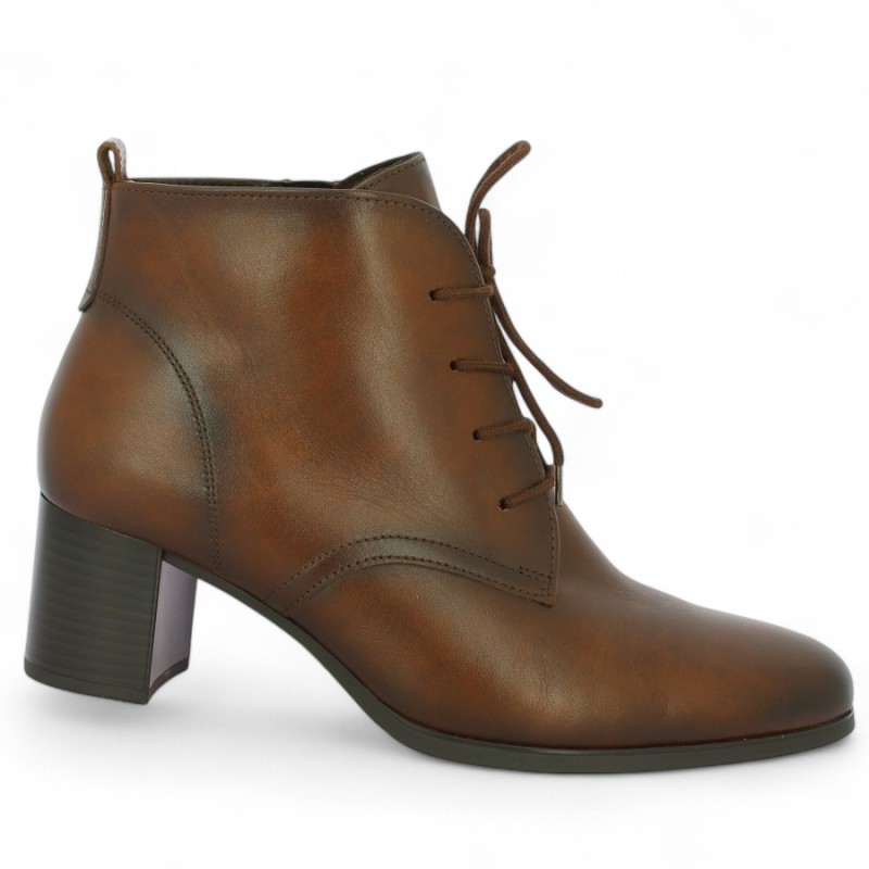 75.690.24 Bottine Gabor en cuir marron à lacets avec talon grande pointure femme, vue profil