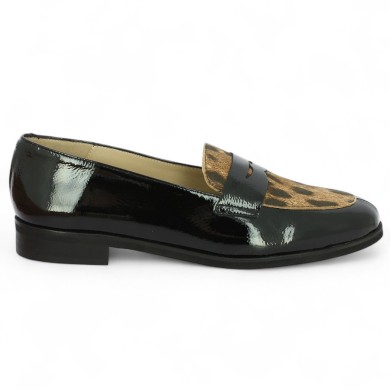 mocassin femme grande taille cuir vernis noir et léopard 42, 43, 44, 45 Shoesissime, vue coté.