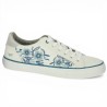 Baskets femme Mustang grande taille brodée fleurs bleu Shoesissime, vue profil
