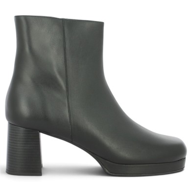 bottine noire plateforme grande pointure femme Shoesissime, vue coté