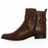 Bottines plates marron à clou. Chaussures classiques et moderne femme