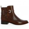 Bottines plates marron à clou. Chaussures classiques et moderne femme