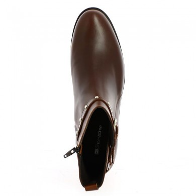 Bottines plates marron à clou. Chaussures classiques et moderne femme