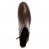 Bottines plates marron à clou. Chaussures classiques et moderne femme