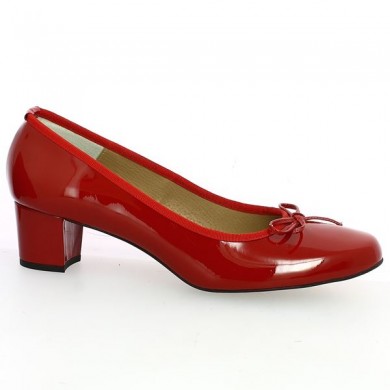 Small red heel 42, 43, 44, 45 woman, profile view