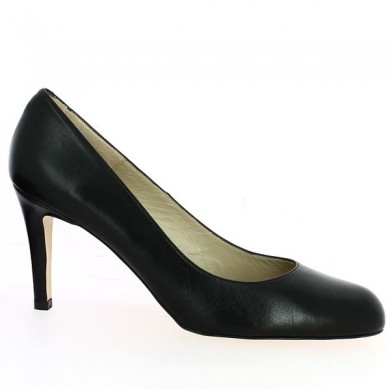 Black leather shoe big size, profile view