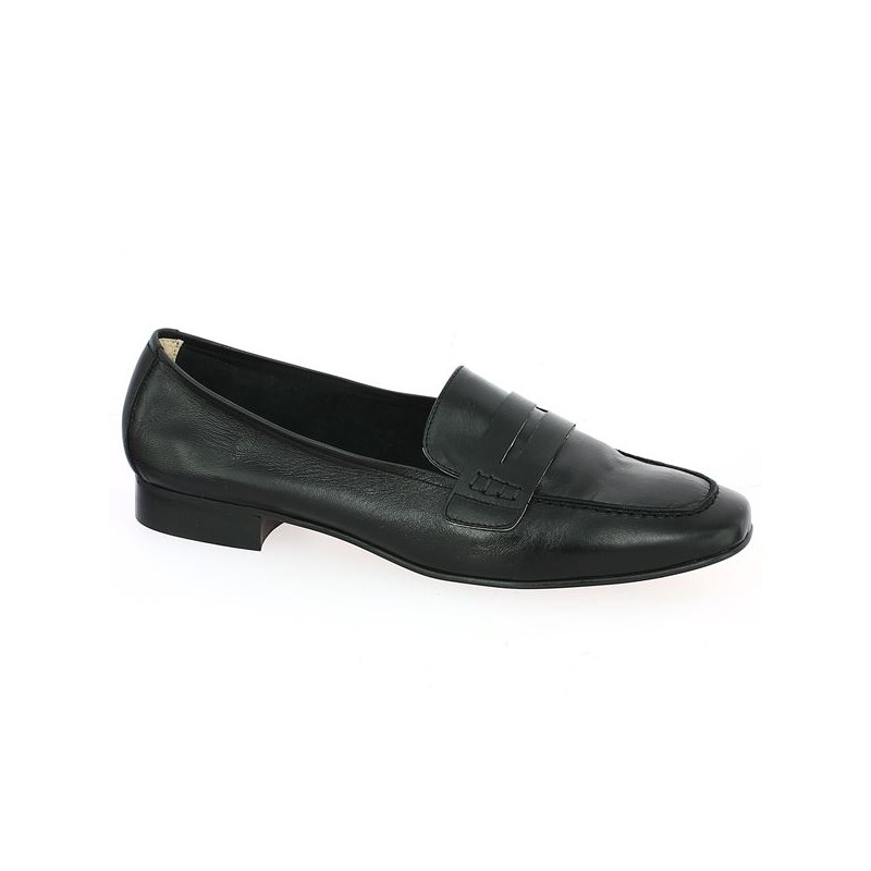 black leather moccasin large size woman, profile view
