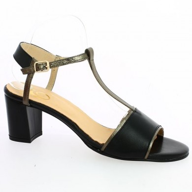 Black sandal with heel, large size, profile view