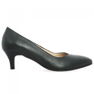 Black small heel shoe, large size, side view