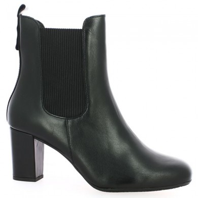 black elastic heels, profile view