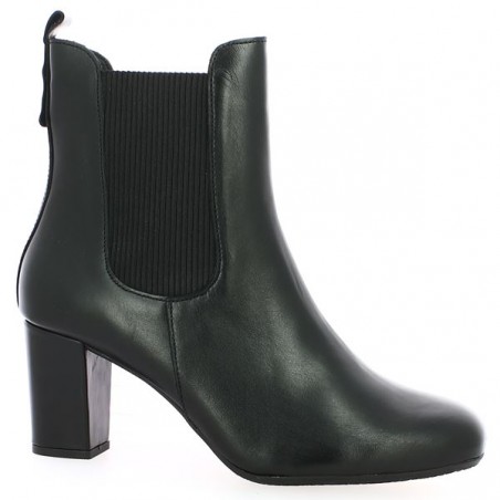 black elastic heels, profile view black elastic heels, profile view